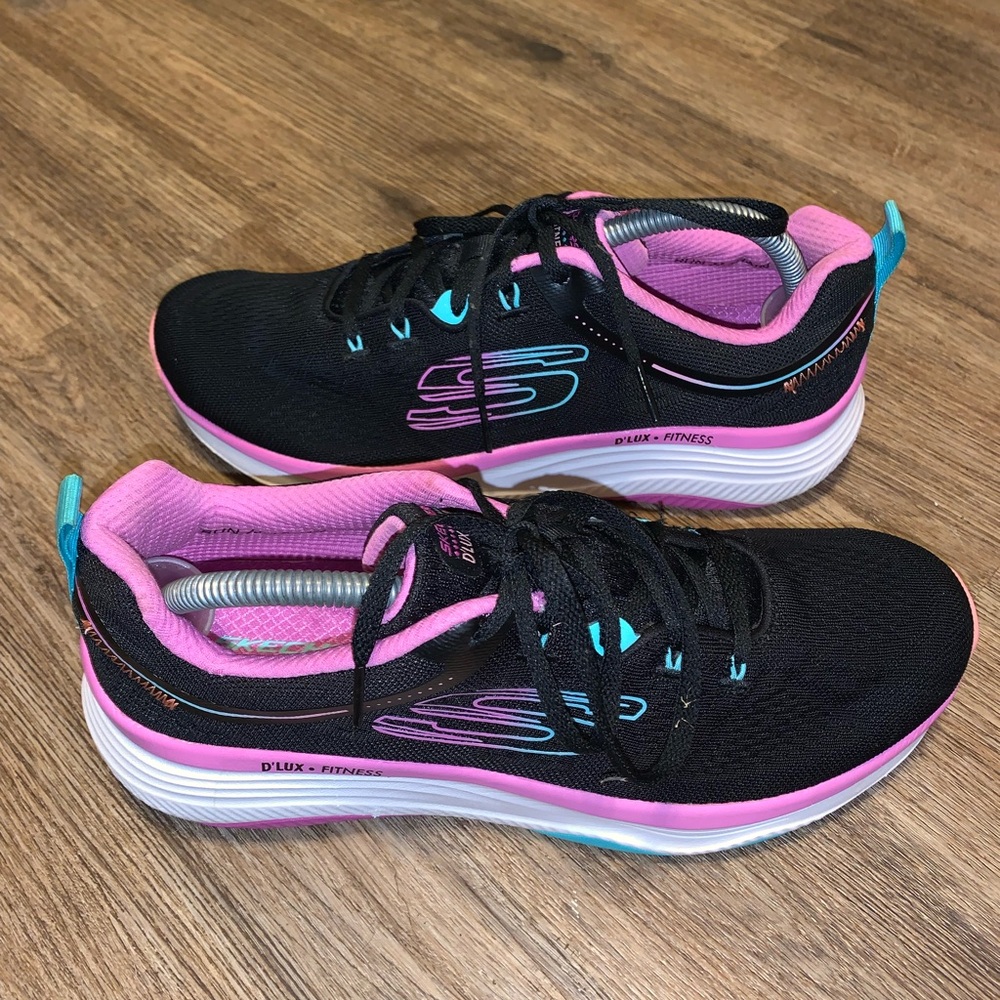 Skechers Dlux -fitness athlete shoes multi colored women’s size 10.